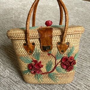 Vintage Adorable Woven Straw Handbag Purse Embroidered Floral w/Leather Accents